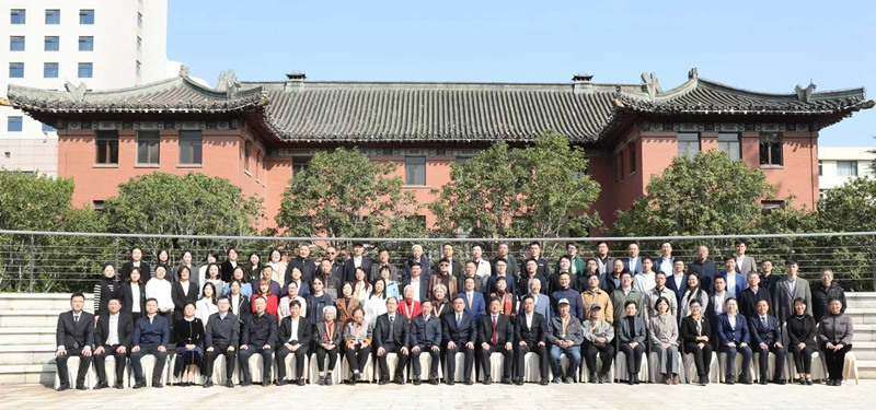 1761723978842073195.jpg 座谈会10.jpg